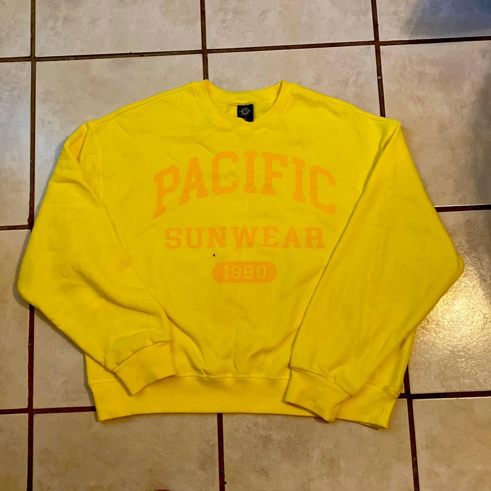 Yellow 💛 Pacsun crewneck